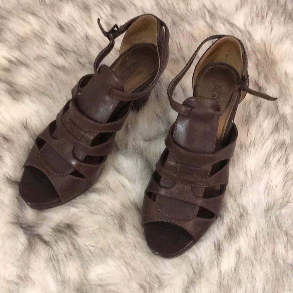 Leather summer heels